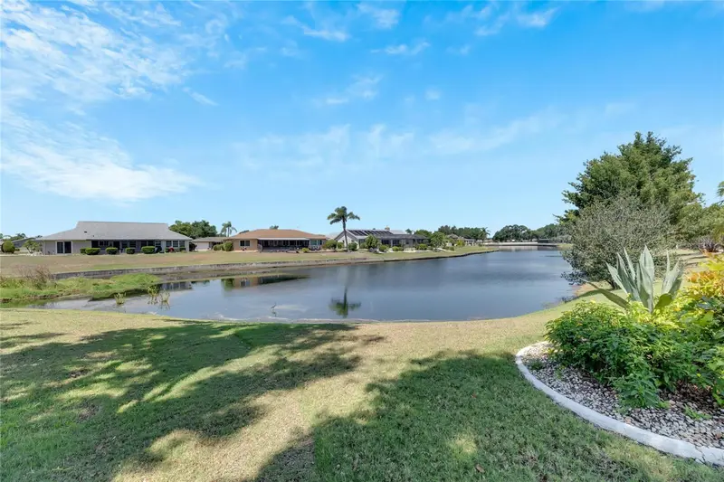 2002 E View Dr, FL