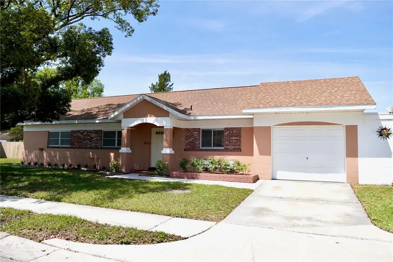 8672 Pocasset Pl, FL