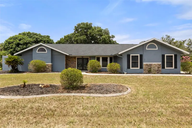 751 E Gilchrist Ct, FL