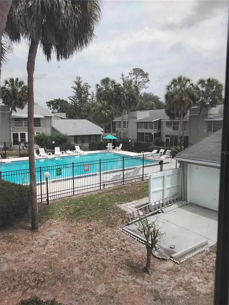 570 Bahia Cir #B, FL