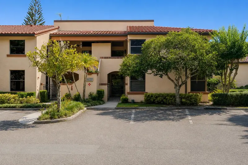 Colonialtown listing
