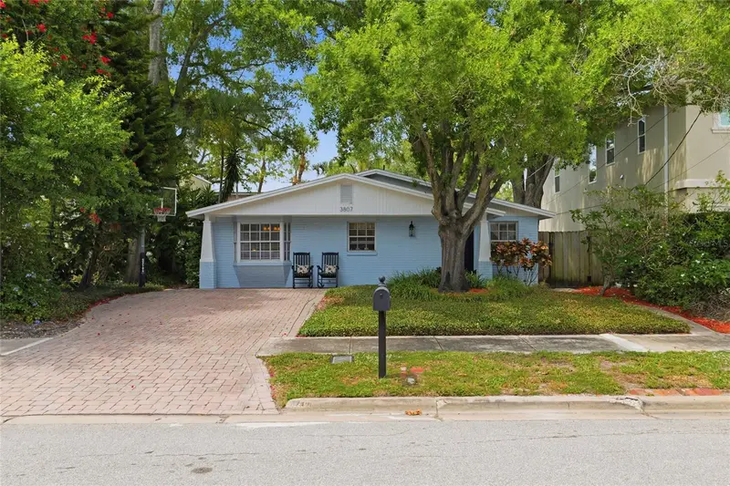 3807 W Palmira Ave, FL