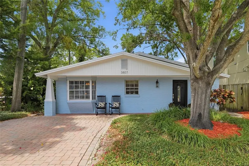 3807 W Palmira Ave, FL
