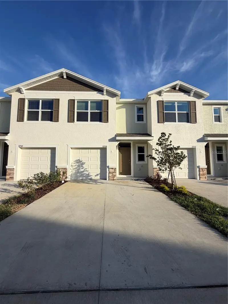 32538 Midsummer Night Ln, FL