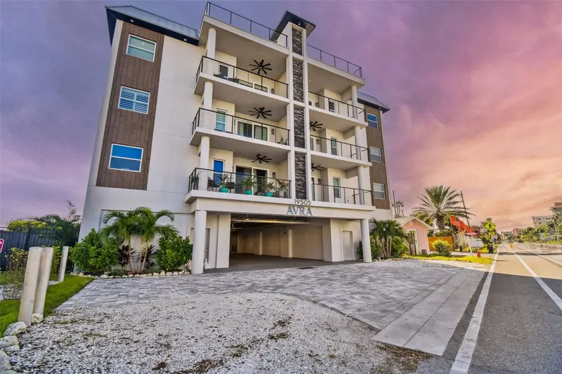 19505 Gulf Blvd #404, FL