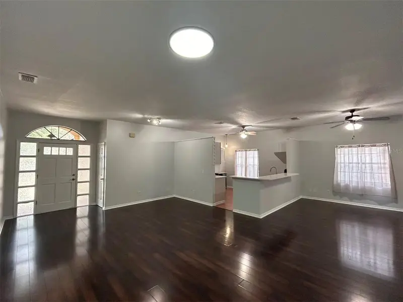 1046 Whittier Cir, FL