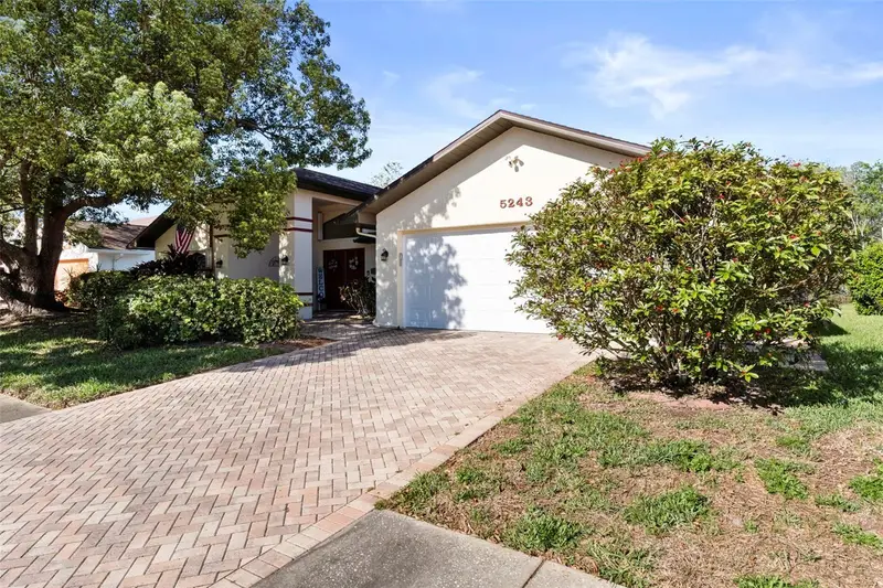 5243 Saltamonte Dr, FL