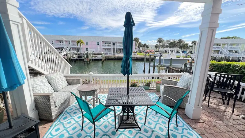 5164 Beach Dr Se #B Furnished, FL