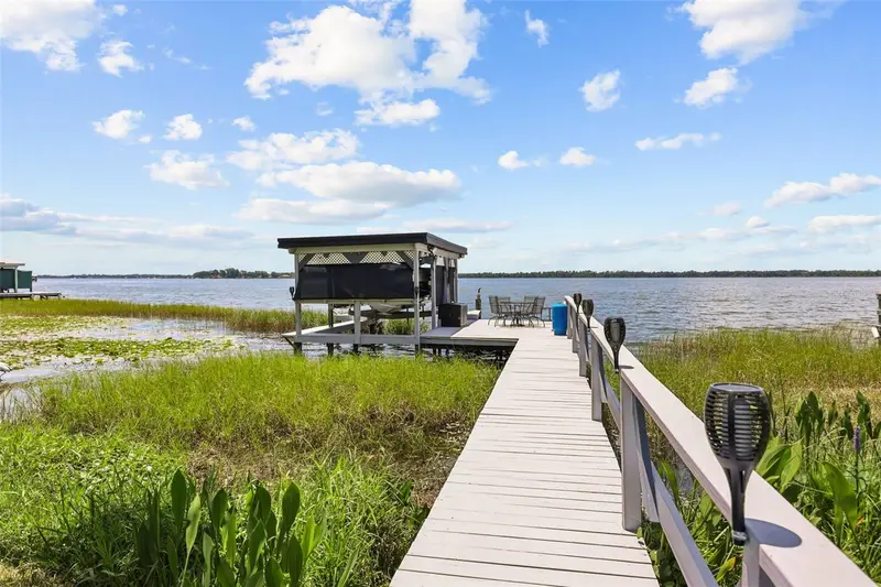 33000 Lakeshore Dr, FL