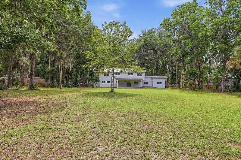 555 Wildwood Dr, FL