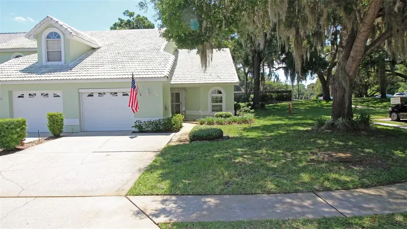704 Moray Dr, FL