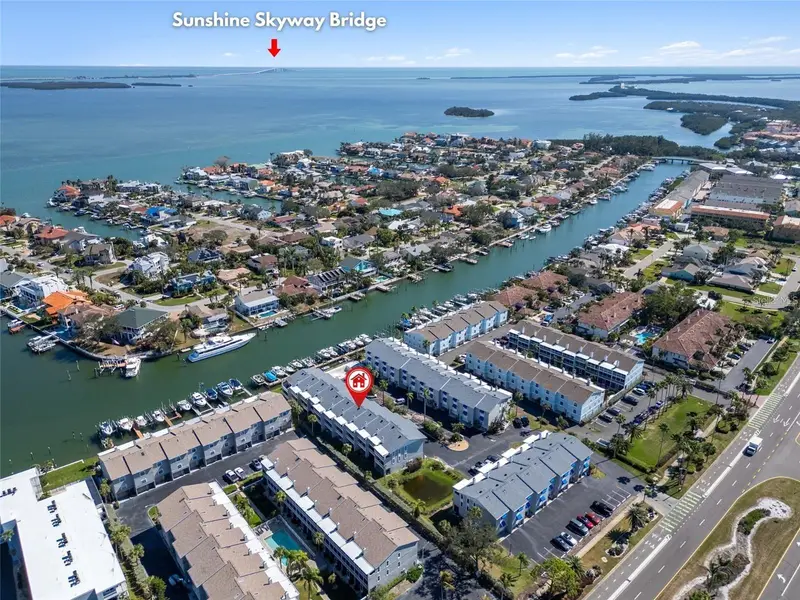 745 Pinellas Bayway S #106, FL