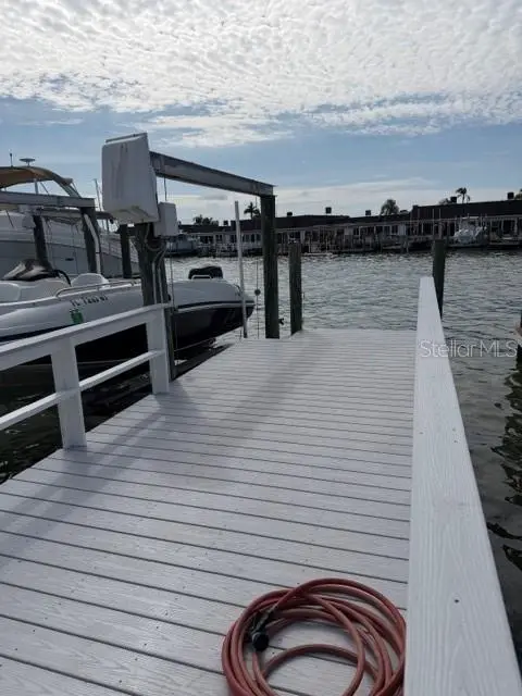 582 Boca Ciega Point Blvd N, FL