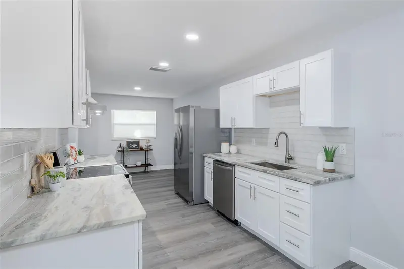 1815 Driftwood Cir S, FL