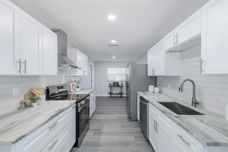 1815 Driftwood Cir S, FL