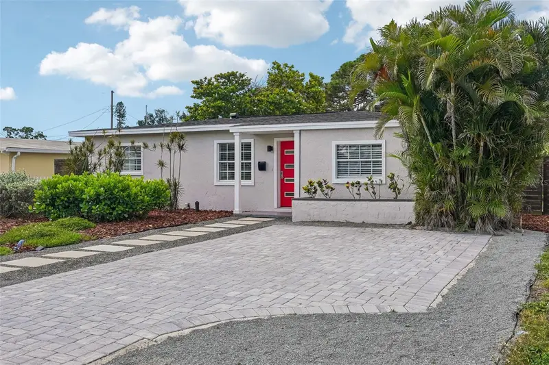 784 87th Ave N, FL