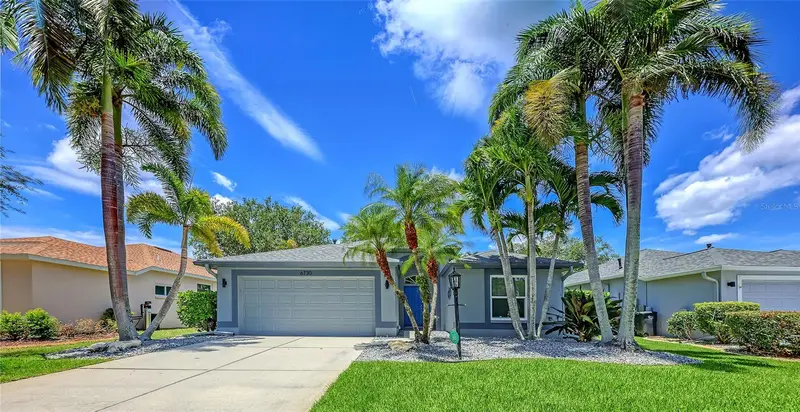 6730 W Country Club Ln, FL