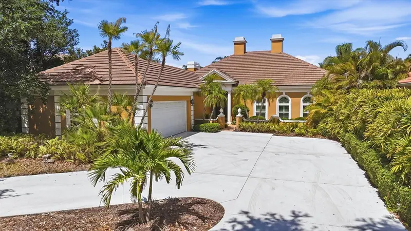 84 Cayman Isles Blvd, FL
