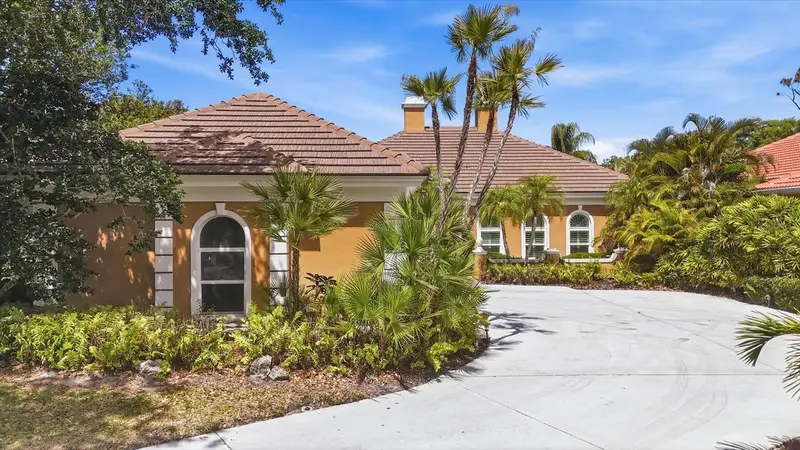 84 Cayman Isles Blvd, FL