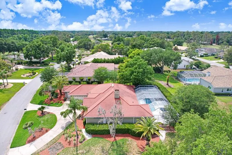 30303 Laurelwood Ln, FL