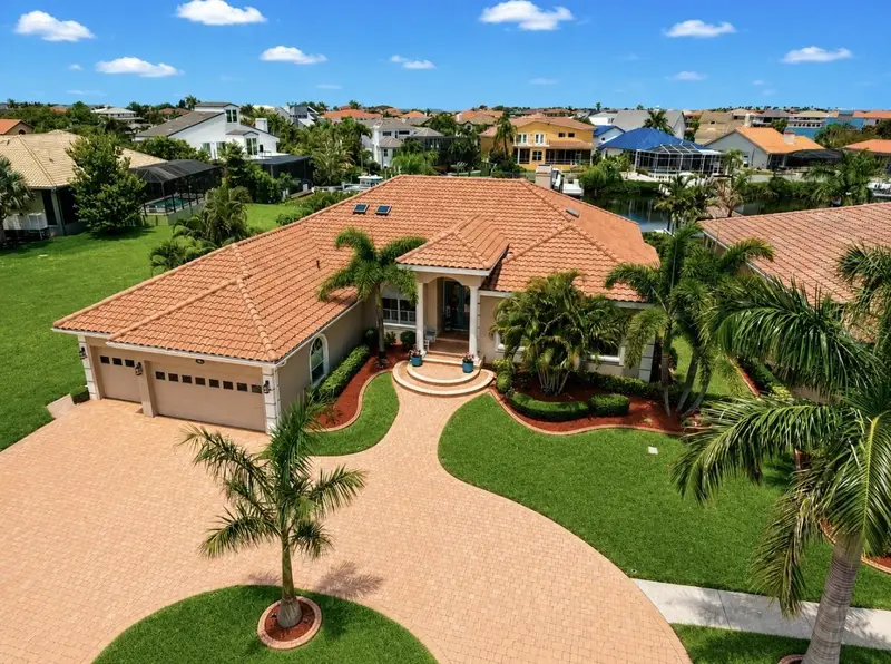 929 Allegro Ln, FL