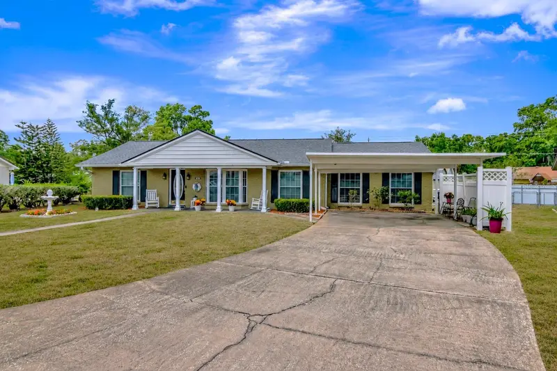 18318 Dolly Brook Ln, FL