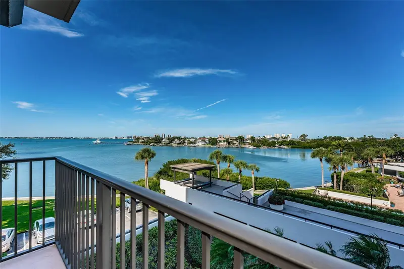 6 Belleview Blvd #306, FL