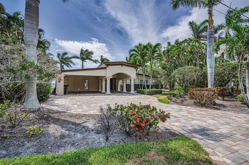 52 N Pine Cir, FL