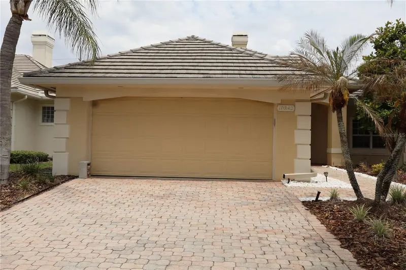 10842 Woodchase Cir, FL
