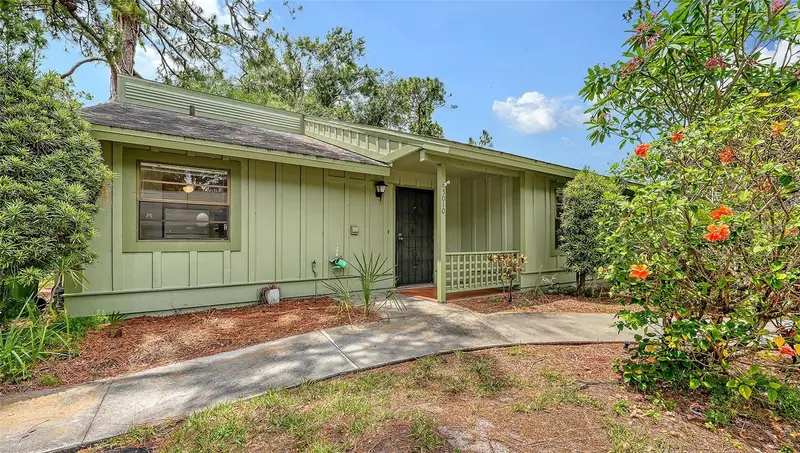 5010 Barrington Cir #2001, FL