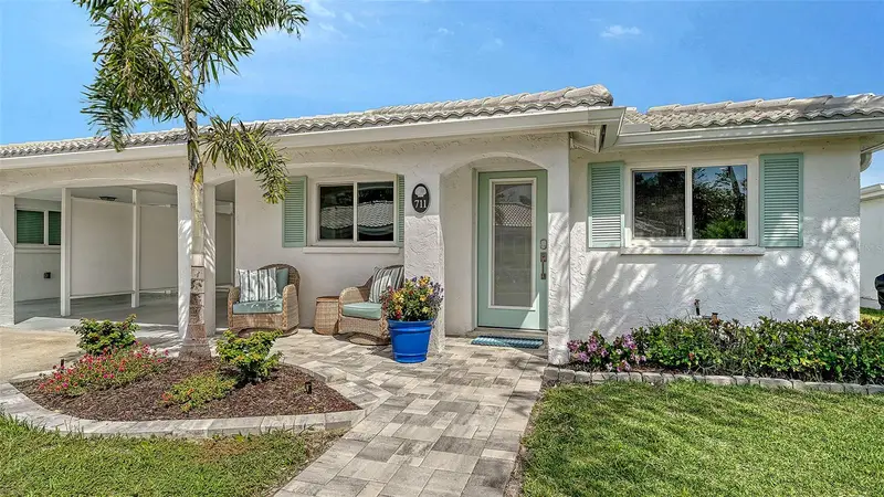 711 Spanish Dr S, FL