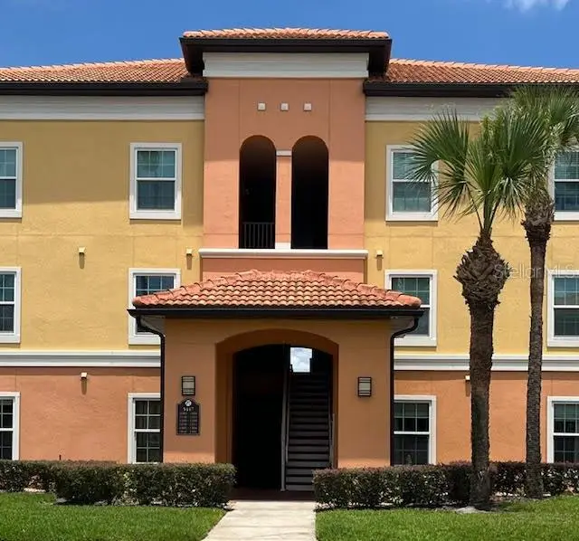 5447 Vineland Rd #1210, FL