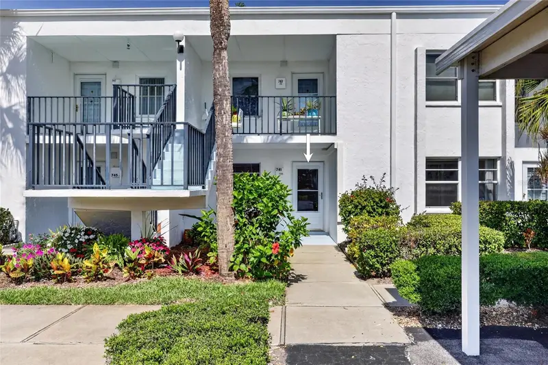 741 Capri Isles Blvd #111, FL