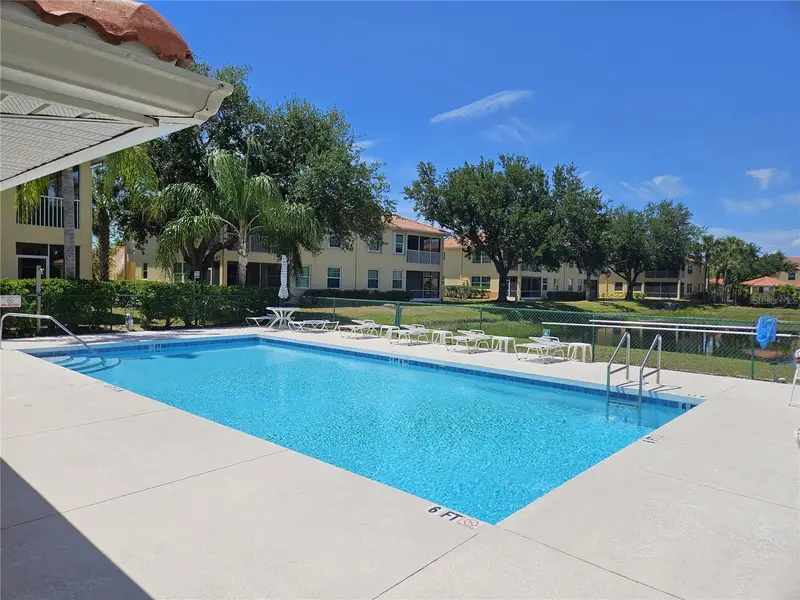 904 Casa Del Lago Way #904, FL