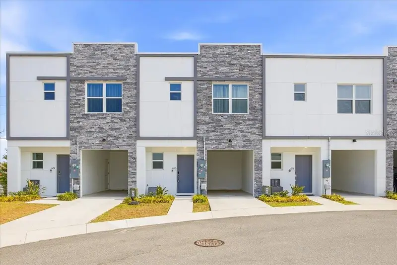620 Trikomo Dr, FL
