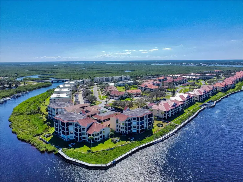 451 Bouchelle Dr #104, FL