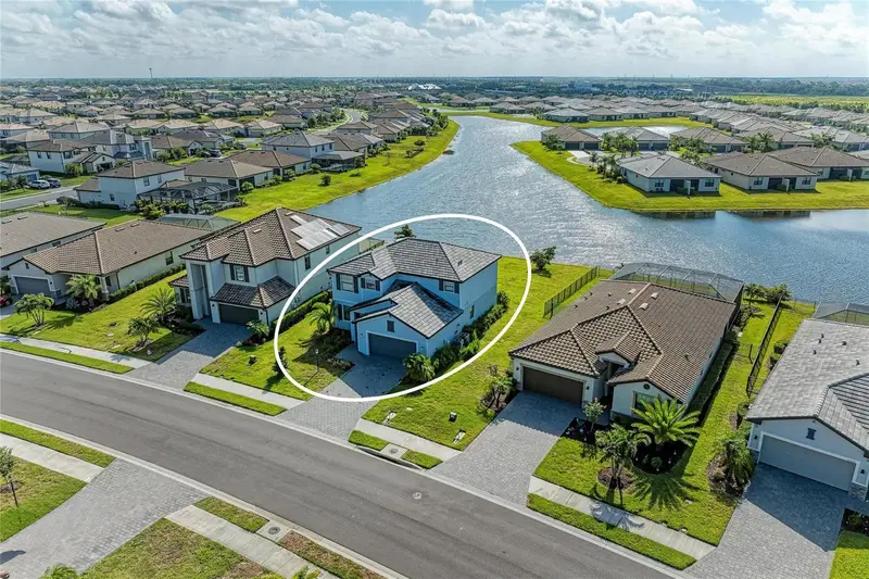 5325 Coral Reef Way, FL