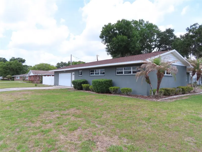 5702 Jacaranda Ave, FL