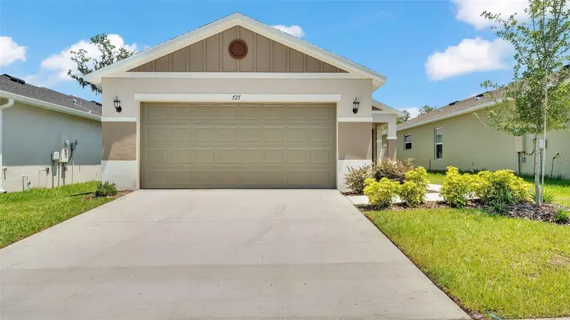 727 Chestnut Ln, FL