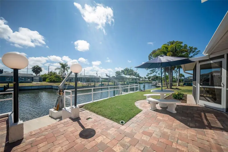 1711 Riverside Dr, FL