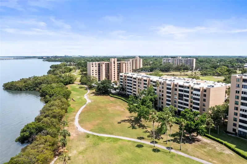 2617 Cove Cay Dr #206, FL