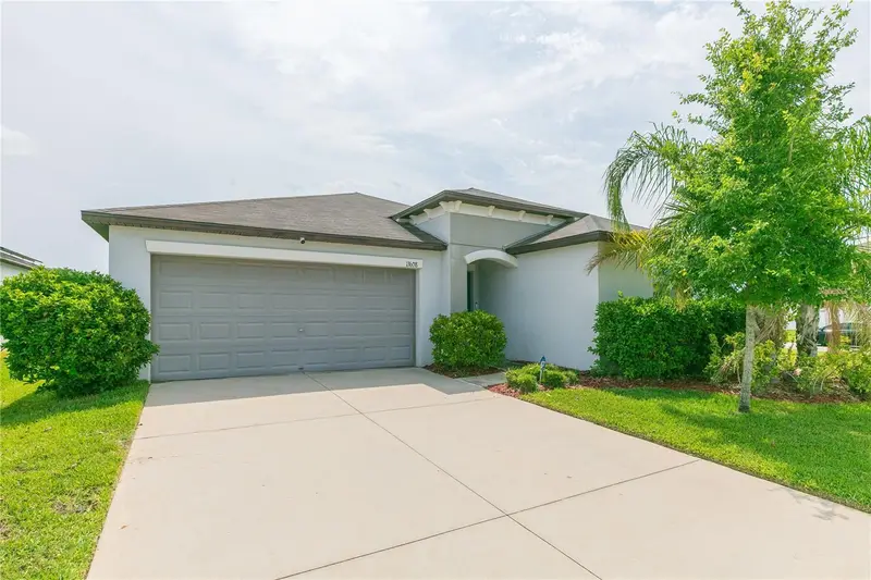 13608 Willow Bluestar Loop, FL