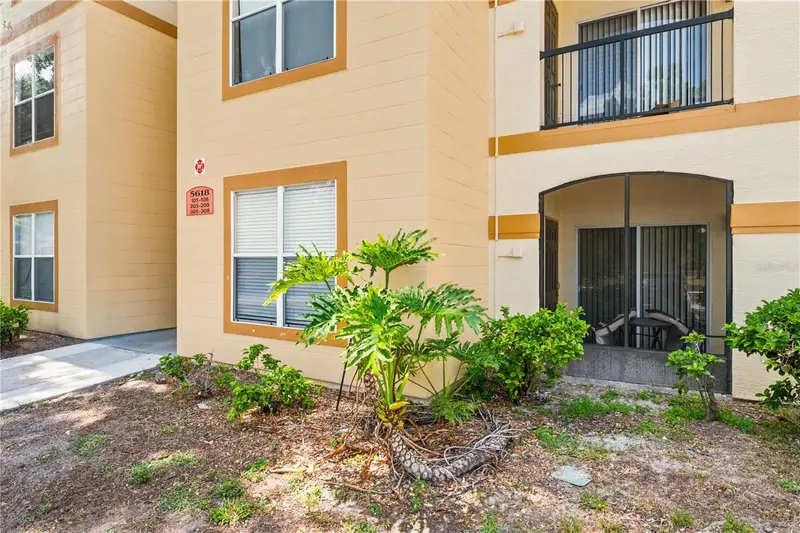 5618 Pinnacle Heights Cir #206, FL