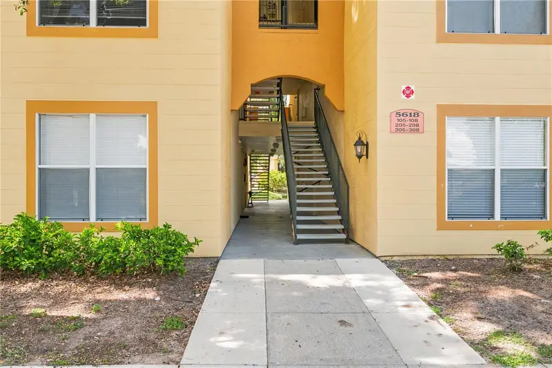 5618 Pinnacle Heights Cir #206, FL