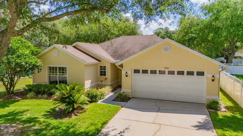 17610 Esprit Dr, FL