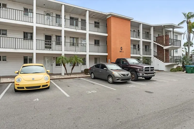 2326 Canal Dr #G25, FL