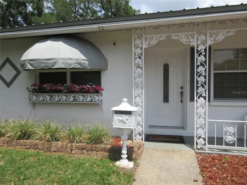 902 N Crystal Ter, FL