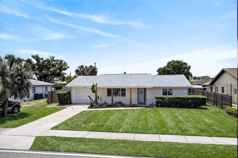 532 Center Rd, FL