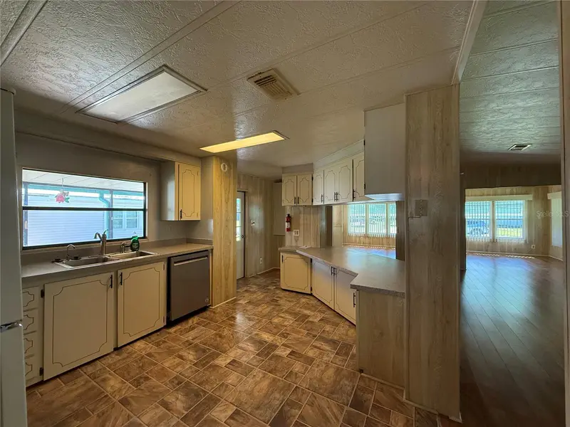 103 Cypress Rd, FL