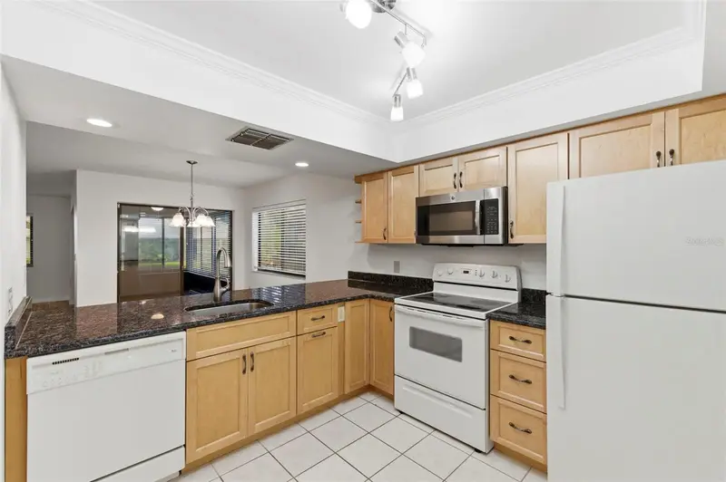 2733 Countryside Blvd #108, FL